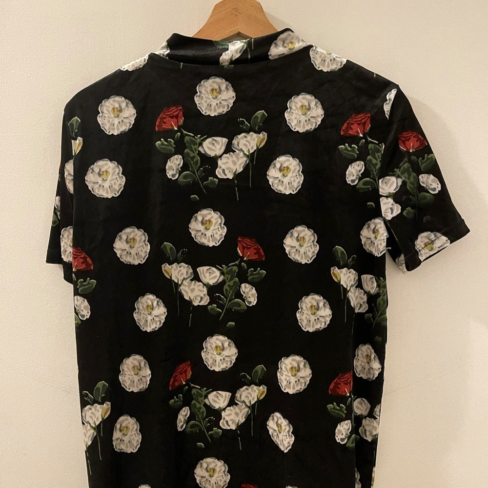 Velvet flower top
